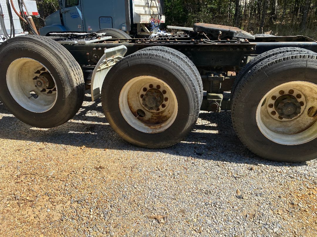 2000 VOLVO ACL - Image 11